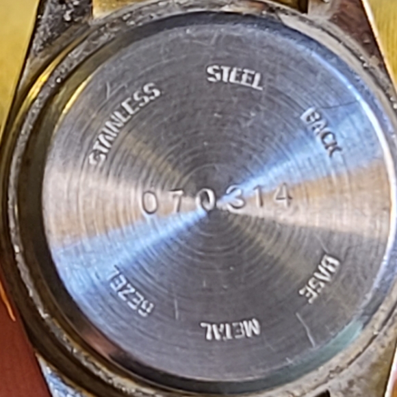 Vintage Jacques Couture Quartz Watch 18k plated Stainless Steel Band - Picture 4 of 10